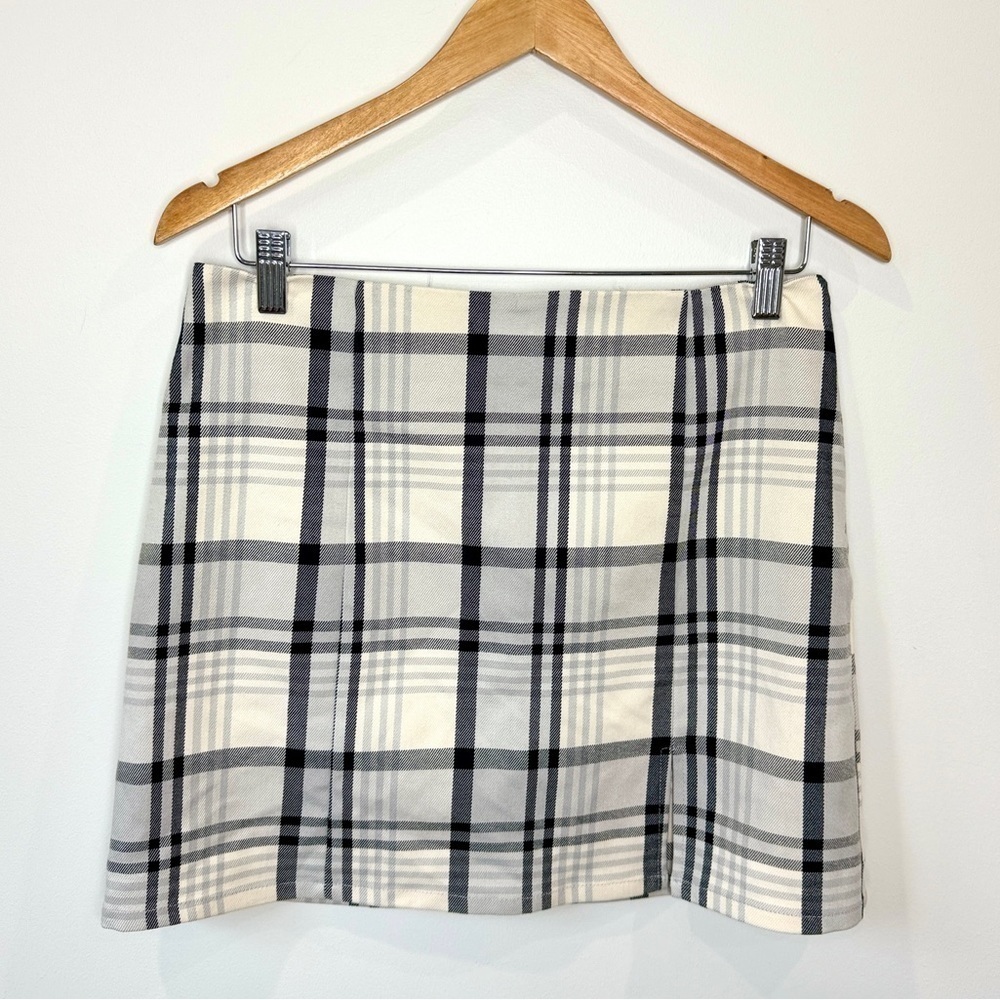 Forever21 Plaid Blue Black White Mini Skirt (Large)